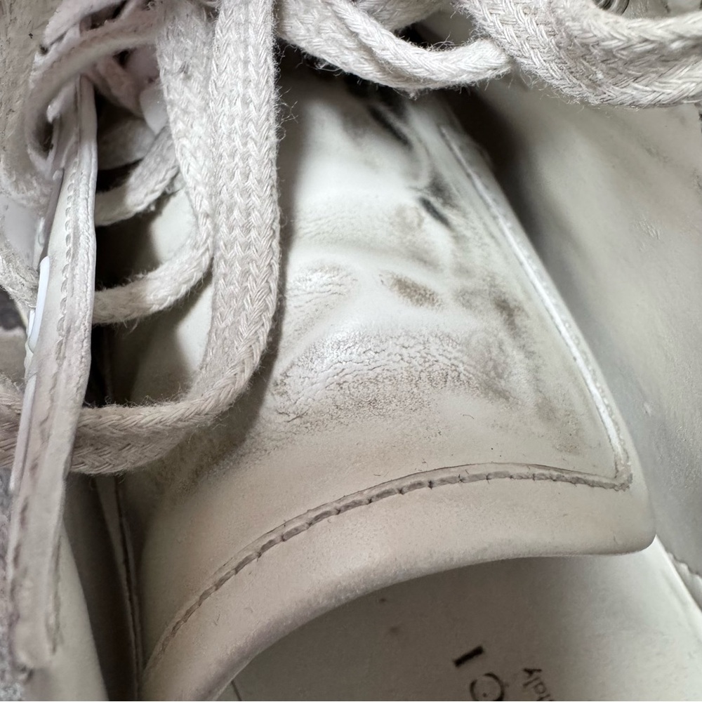 Gucci White Leather Sneakers with Pink Heel Tab - Picture 12 of 16